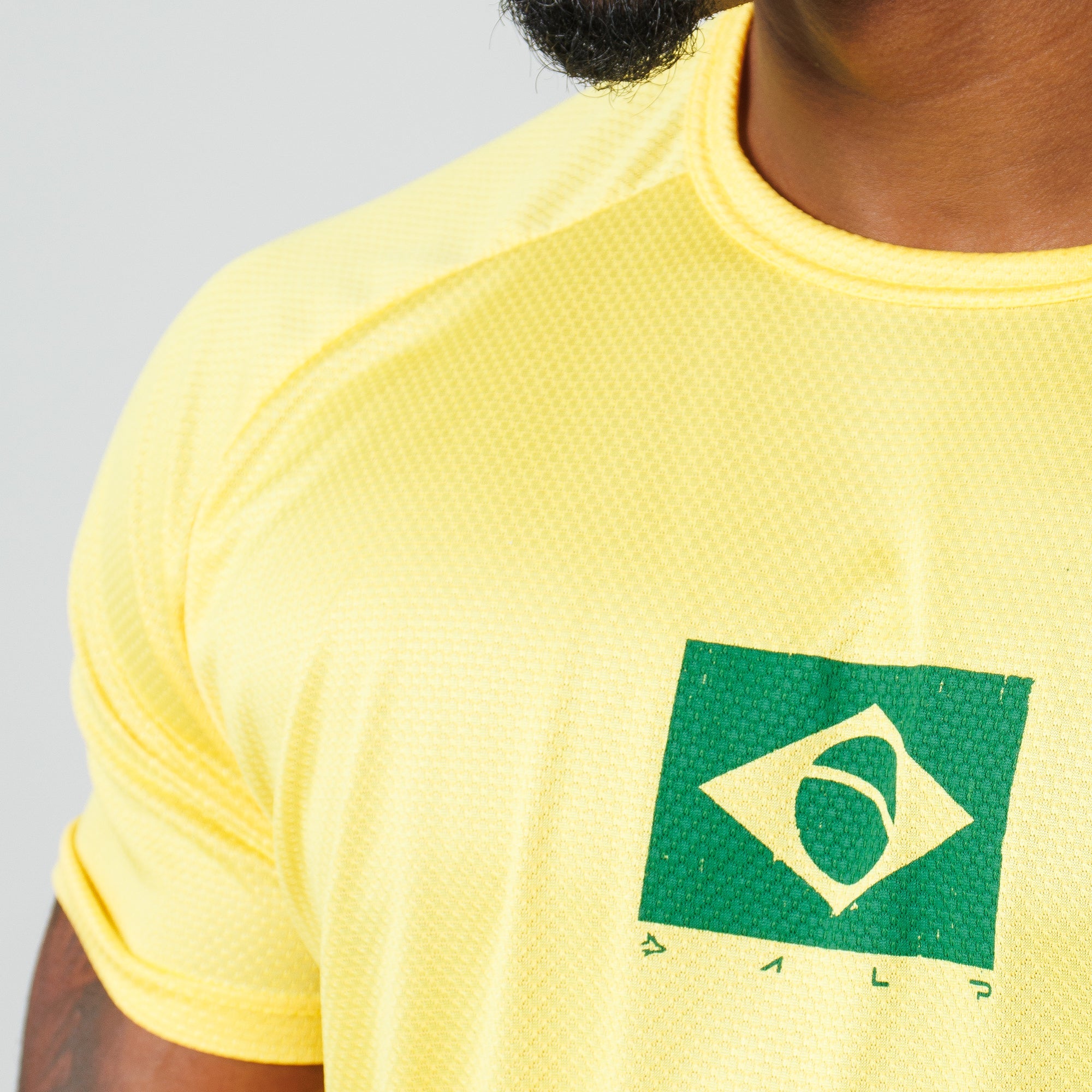 Camiseta Dry Fit Brasão Amarelo Bandeira